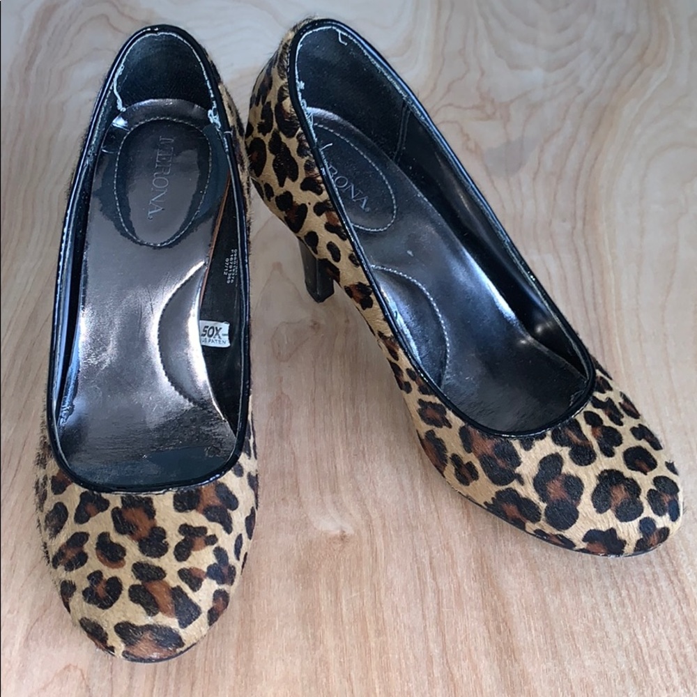 Leopard print calf hair heels